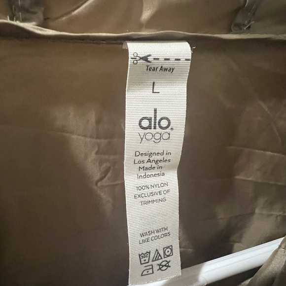 Alo Yoga Sprinter Lightweight Windbreaker Full Zip Hooded Jacket - Picture 7 of 9